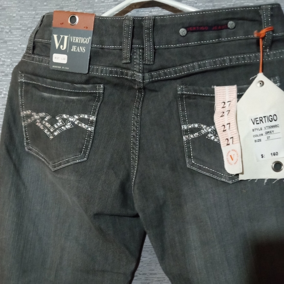 NWT Grey Capris - Picture 9 of 10